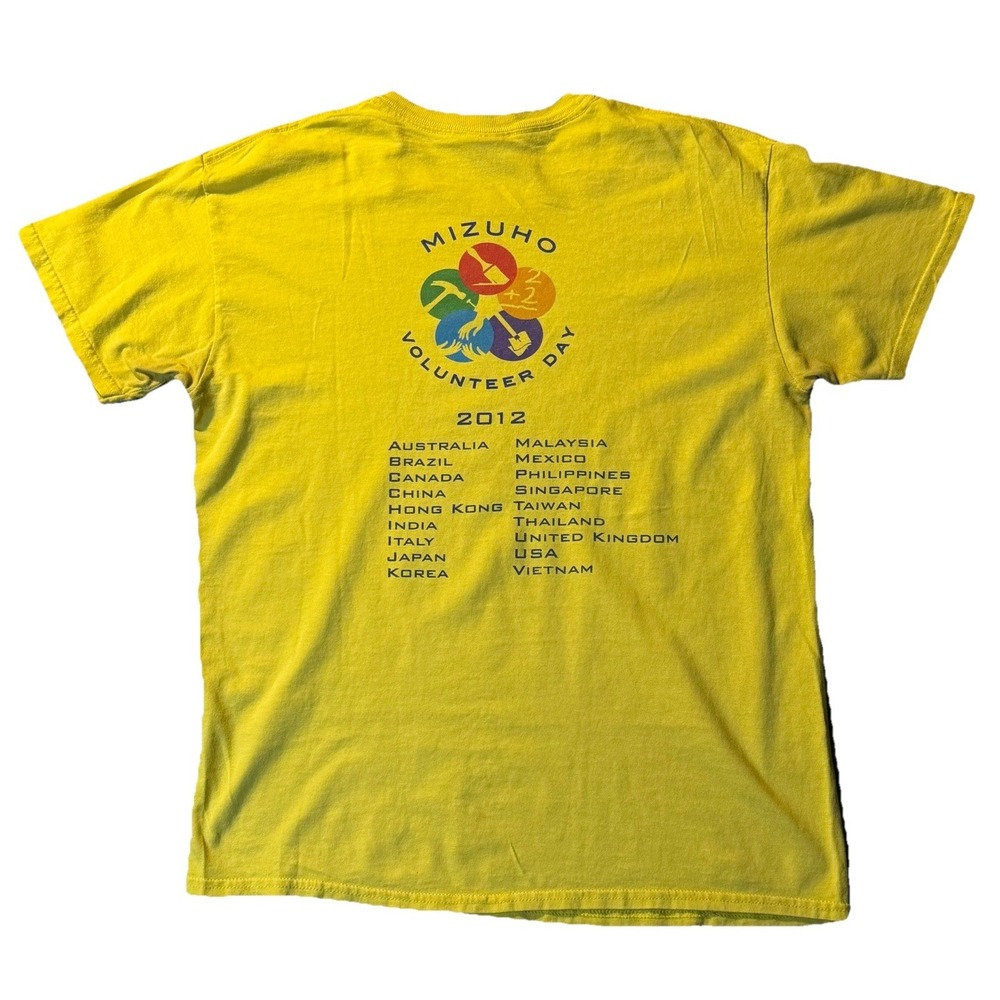 Mizuho Volunteer Day 2012 T Shirt Mens Medium Yellow Graphic Tee Gildan